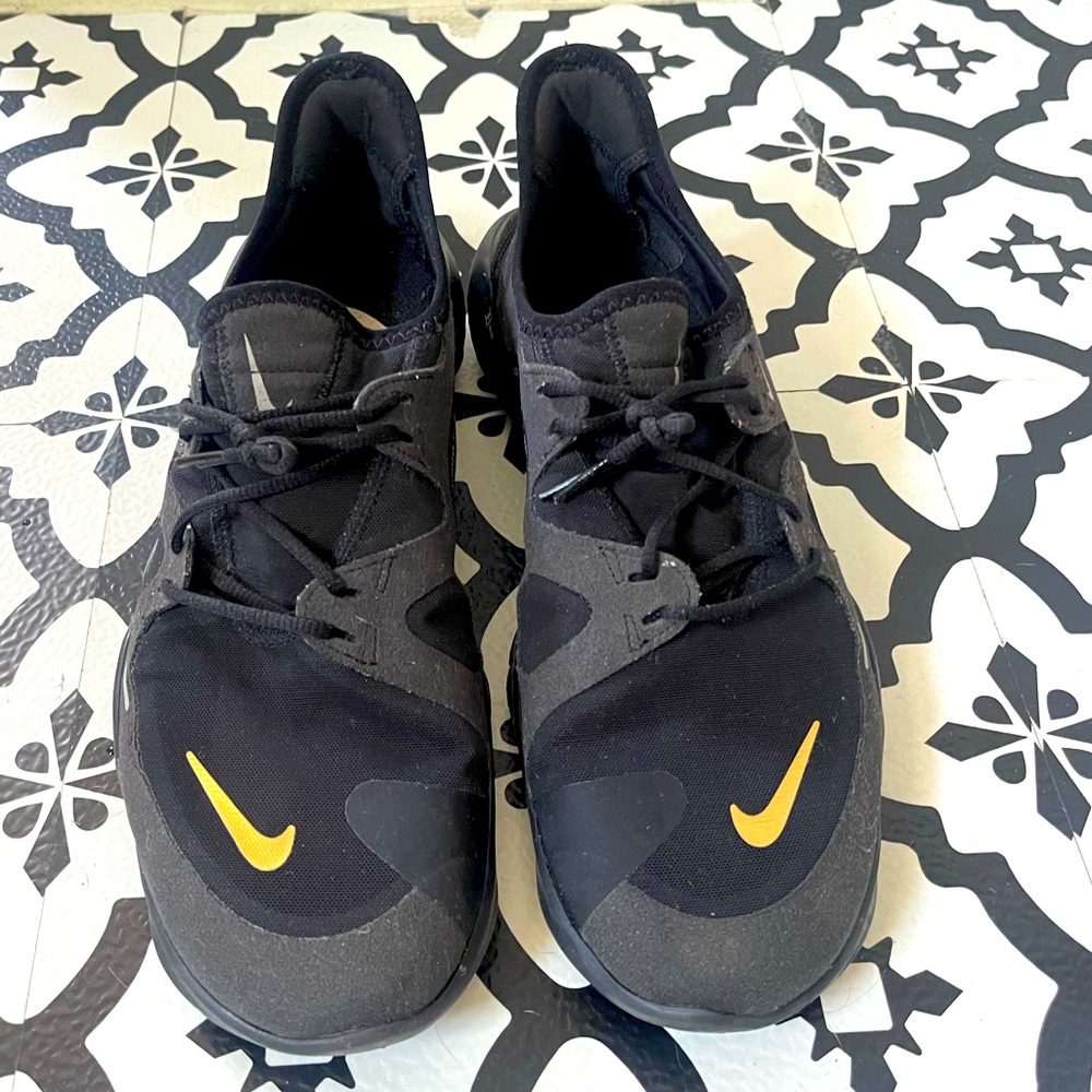 Men’s Nike Free Running Shoes